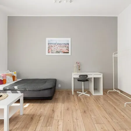 Bright And Cosy In By Renters 公寓 *