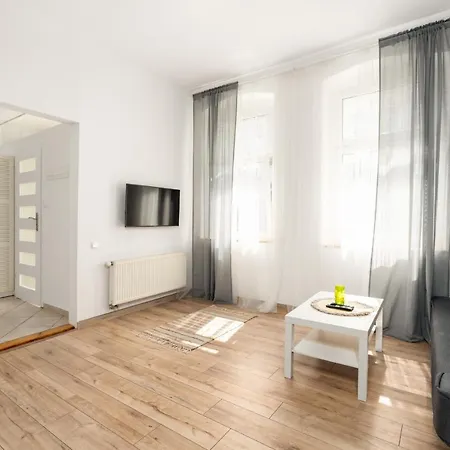 Bright And Cosy In By Renters Appartement