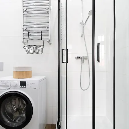 Bright And Cosy In By Renters