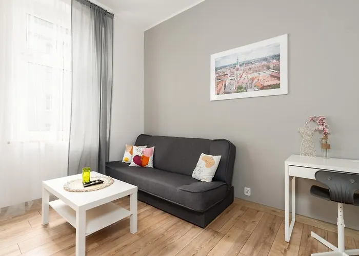 Bright And Cosy In By Renters *