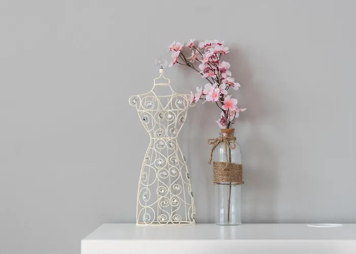 Апартаменты Bright And Cosy In By Renters