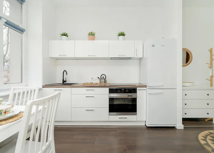 Апартаменты Bright And Cosy In By Renters