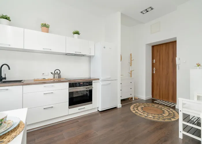 Апартаменты Bright And Cosy In By Renters